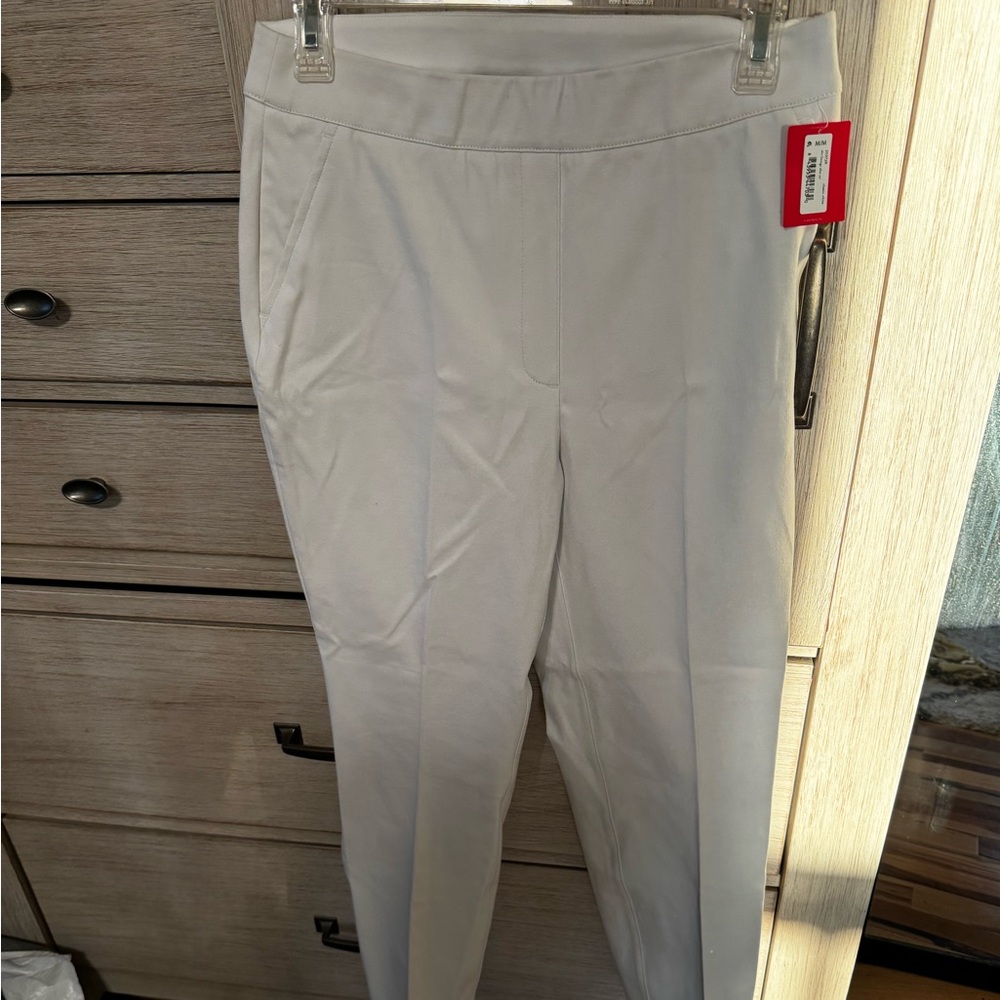Spanx brand new white ankle pant. Size medium, fits like a 4-6.